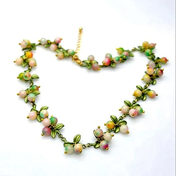 Peach Hypericum Berry Necklace - Picture 3 of 4